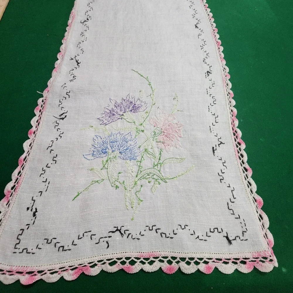 Vintage Hand Embroidered Linen Table Runner Floral Crochet Lace Trim 38x12
